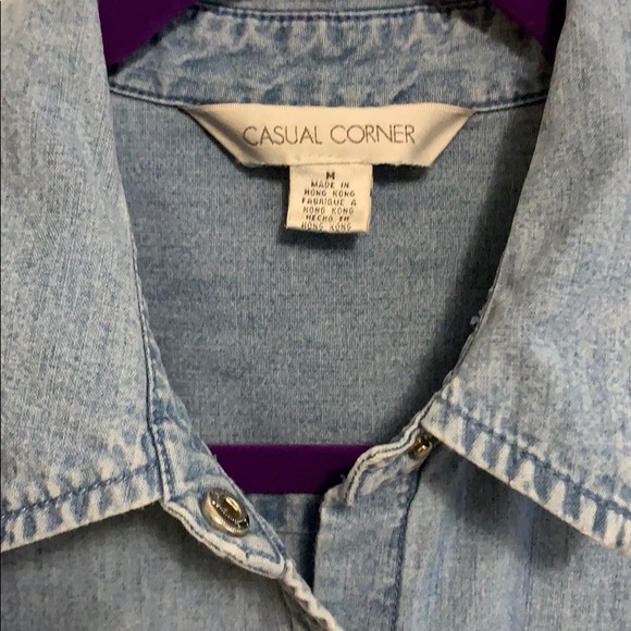 Casual Corner chambray shirt with pearlized snaps - Picture 3 of 6